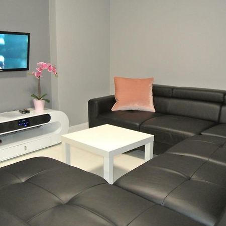 Apartamenty Centrum- Kochanowskiego -Dawniej Two-Bedroom Apartment زيلونا غورا المظهر الخارجي الصورة