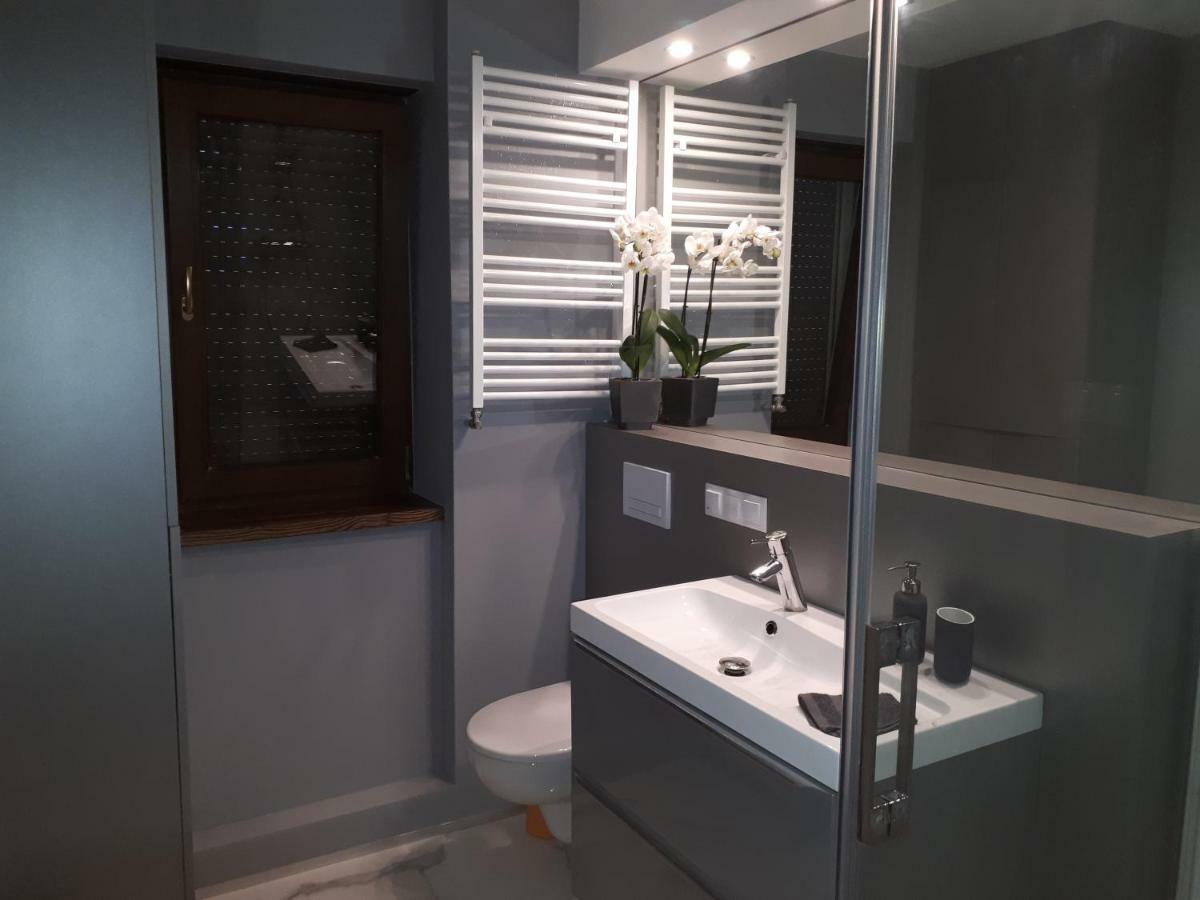 Apartamenty Centrum- Kochanowskiego -Dawniej Two-Bedroom Apartment زيلونا غورا المظهر الخارجي الصورة