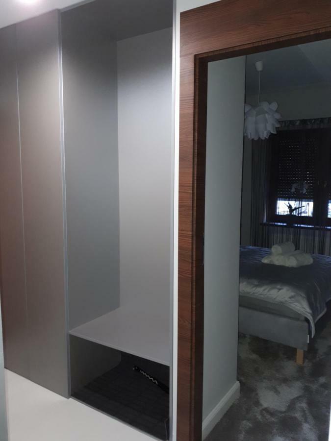 Apartamenty Centrum- Kochanowskiego -Dawniej Two-Bedroom Apartment زيلونا غورا المظهر الخارجي الصورة