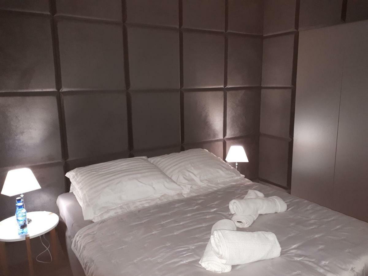 Apartamenty Centrum- Kochanowskiego -Dawniej Two-Bedroom Apartment زيلونا غورا المظهر الخارجي الصورة
