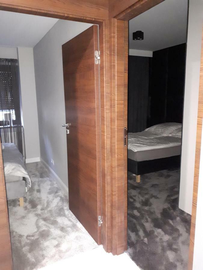 Apartamenty Centrum- Kochanowskiego -Dawniej Two-Bedroom Apartment زيلونا غورا المظهر الخارجي الصورة