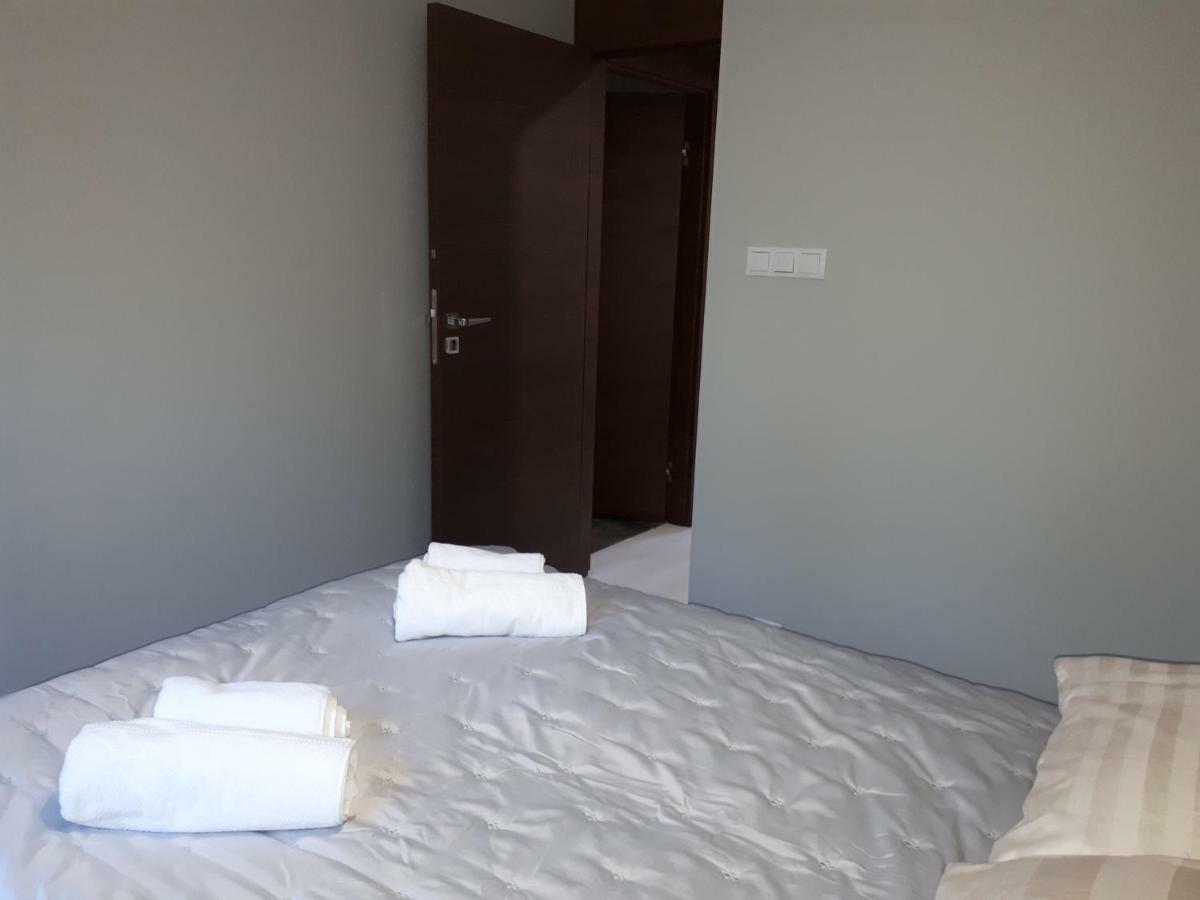 Apartamenty Centrum- Kochanowskiego -Dawniej Two-Bedroom Apartment زيلونا غورا المظهر الخارجي الصورة