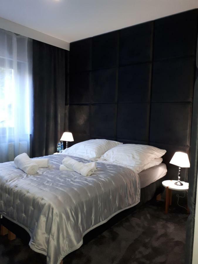 Apartamenty Centrum- Kochanowskiego -Dawniej Two-Bedroom Apartment زيلونا غورا المظهر الخارجي الصورة