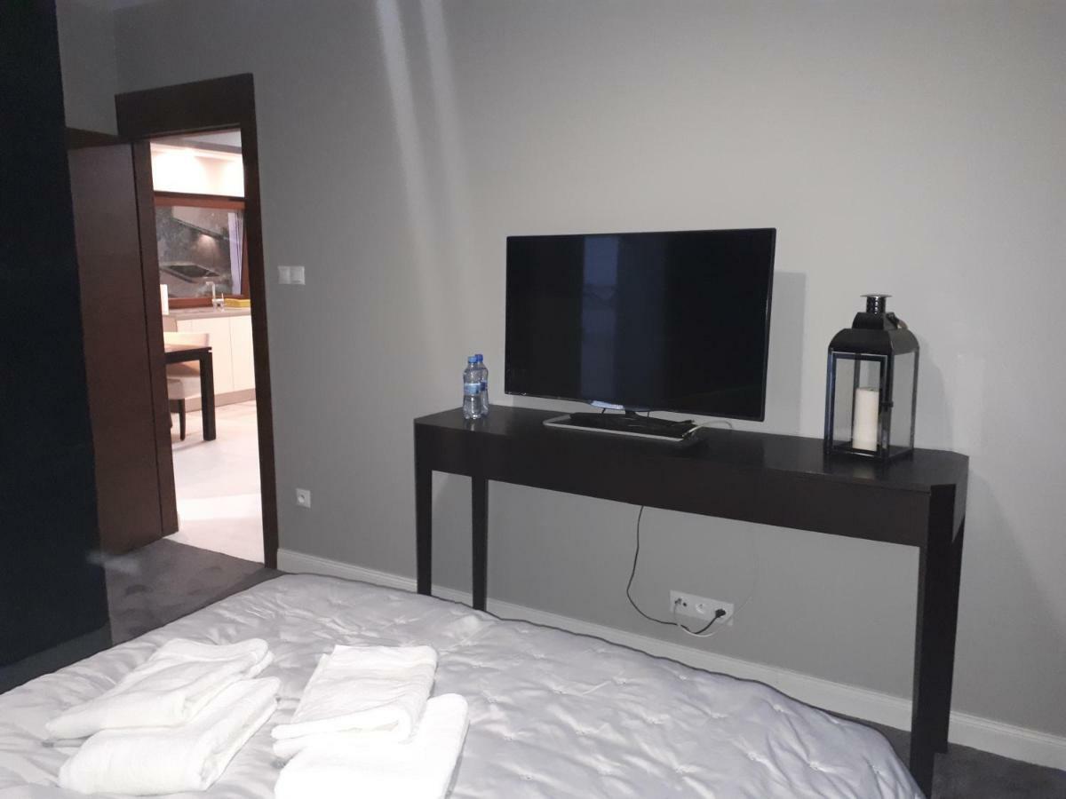 Apartamenty Centrum- Kochanowskiego -Dawniej Two-Bedroom Apartment زيلونا غورا المظهر الخارجي الصورة