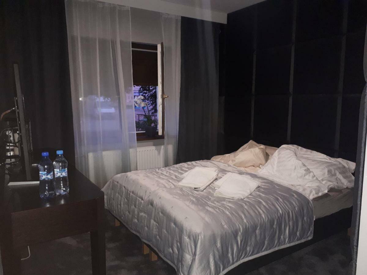 Apartamenty Centrum- Kochanowskiego -Dawniej Two-Bedroom Apartment زيلونا غورا المظهر الخارجي الصورة