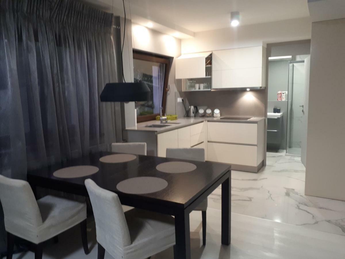 Apartamenty Centrum- Kochanowskiego -Dawniej Two-Bedroom Apartment زيلونا غورا المظهر الخارجي الصورة