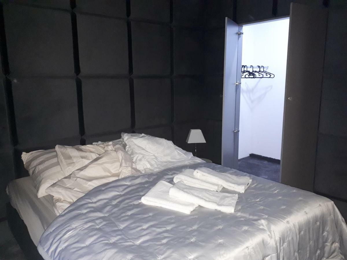 Apartamenty Centrum- Kochanowskiego -Dawniej Two-Bedroom Apartment زيلونا غورا المظهر الخارجي الصورة