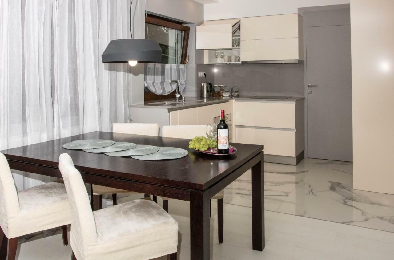 Apartamenty Centrum- Kochanowskiego -Dawniej Two-Bedroom Apartment زيلونا غورا المظهر الخارجي الصورة