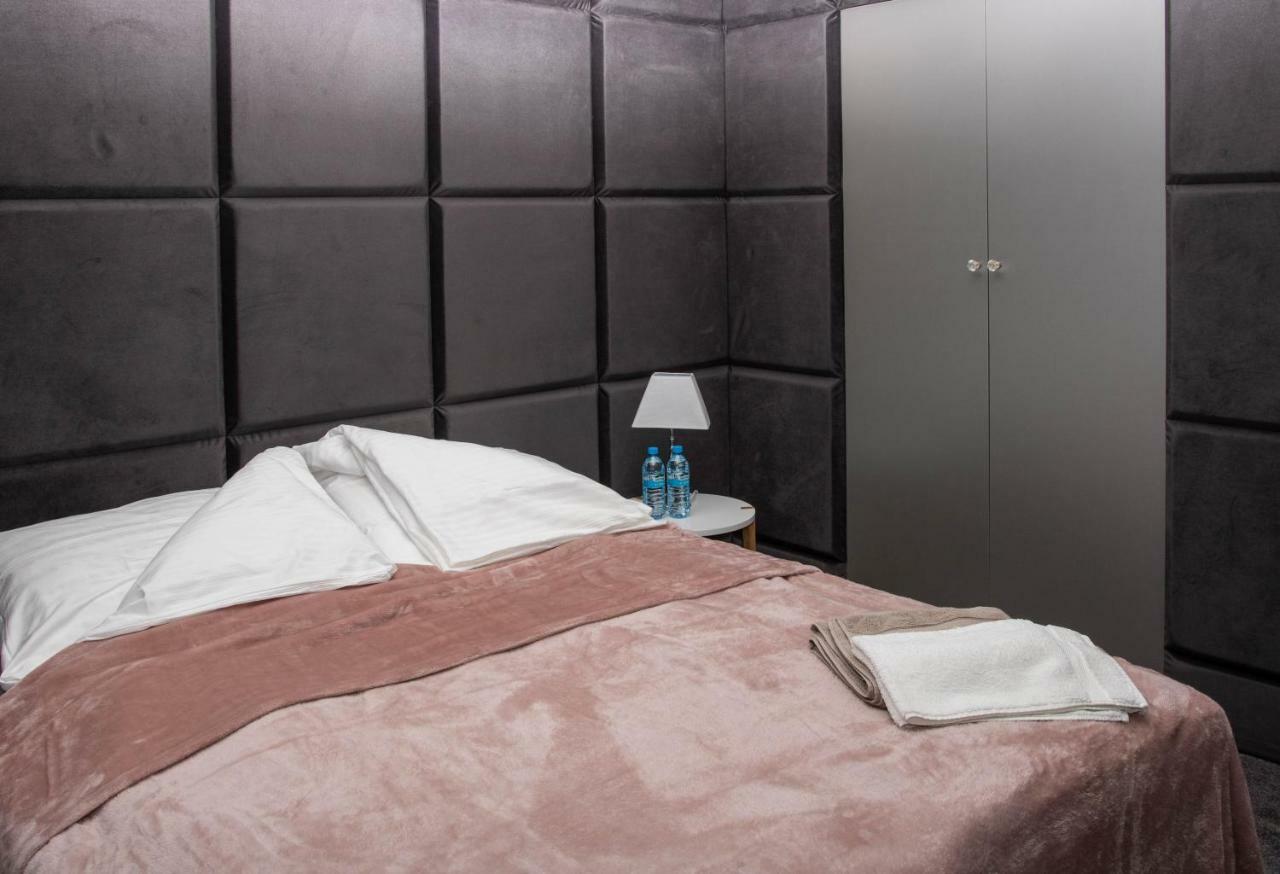 Apartamenty Centrum- Kochanowskiego -Dawniej Two-Bedroom Apartment زيلونا غورا المظهر الخارجي الصورة