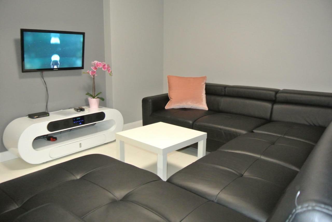Apartamenty Centrum- Kochanowskiego -Dawniej Two-Bedroom Apartment زيلونا غورا المظهر الخارجي الصورة