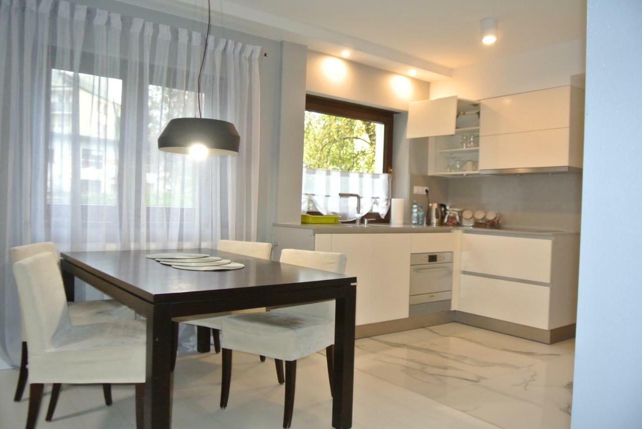Apartamenty Centrum- Kochanowskiego -Dawniej Two-Bedroom Apartment زيلونا غورا المظهر الخارجي الصورة