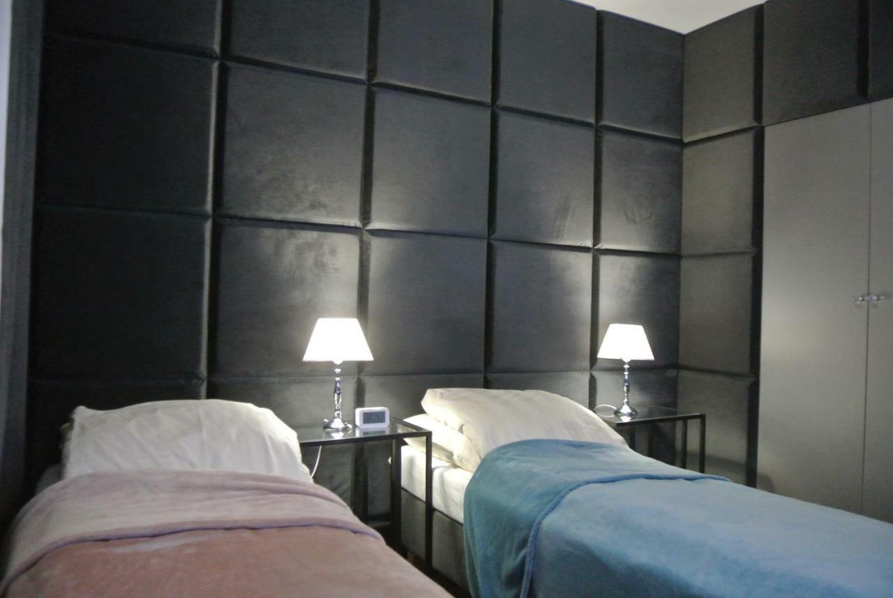 Apartamenty Centrum- Kochanowskiego -Dawniej Two-Bedroom Apartment زيلونا غورا المظهر الخارجي الصورة