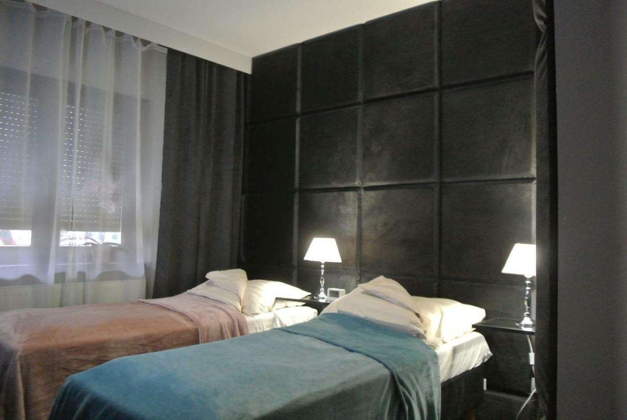 Apartamenty Centrum- Kochanowskiego -Dawniej Two-Bedroom Apartment زيلونا غورا المظهر الخارجي الصورة