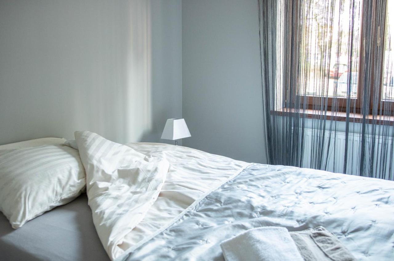 Apartamenty Centrum- Kochanowskiego -Dawniej Two-Bedroom Apartment زيلونا غورا المظهر الخارجي الصورة